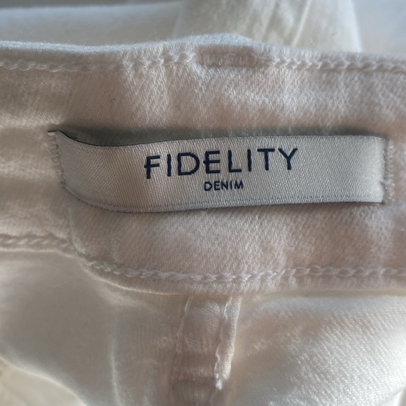 Fidelity Denim Gwen Crop Vintage White, Waist Measured Flat 13”, NWT, MSRP $198 - Picture 10 of 10